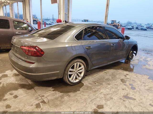 44521789 :رقم المزاد ، 1VWBA7A3XJC008417 vin ، 2018 Volkswagen Passat 2.0t Se مزاد بيع