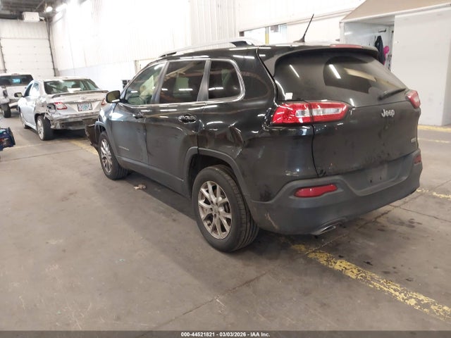 1C4PJLCS8FW553527 Jeep Cherokee Latitude