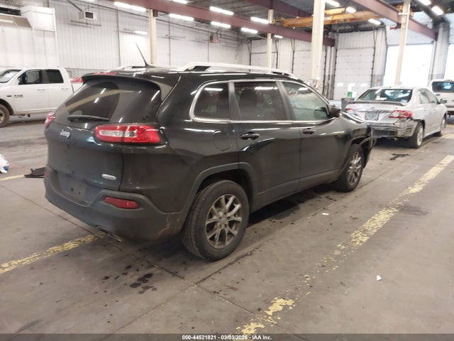 1C4PJLCS8FW553527 Jeep Cherokee Latitude