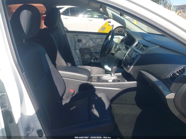 Auction sale of the 2017 Nissan Altima 2.5 Sr, vin: 1N4AL3AP8HC115230, lot number: 44521867