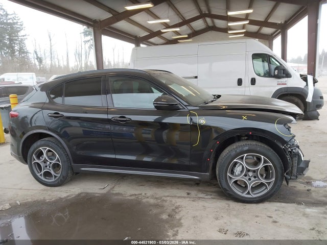 Alfa Romeo Stelvio Ti Awd 2023 ZASPAKBN6P7D63797 Image 13