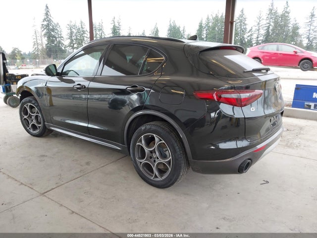 2023 ALFA ROMEO STELVIO ZASPAKBN6P7D63797 Photo 2