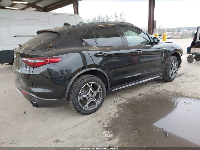 2023 ALFA ROMEO STELVIO ZASPAKBN6P7D63797 Photo 3