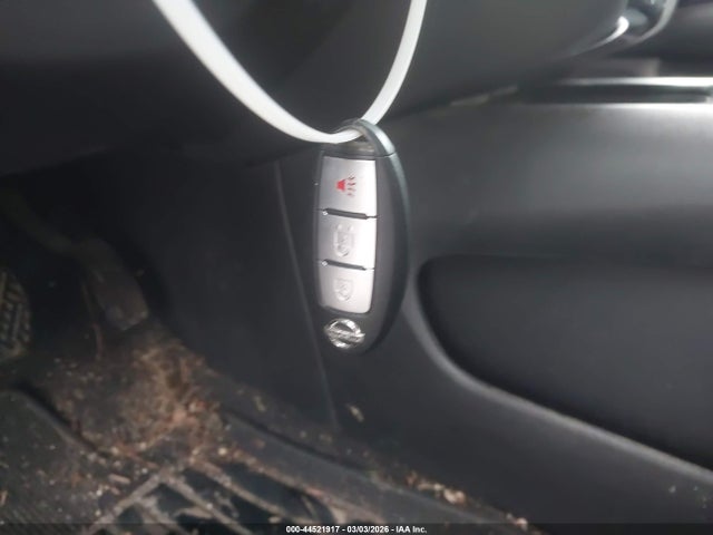 44521917 :رقم المزاد ، 5N1DR2MM8HC913174 vin ، 2017 Nissan Pathfinder S مزاد بيع