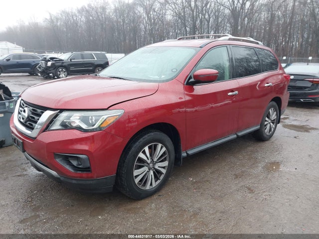 44521917 :رقم المزاد ، 5N1DR2MM8HC913174 vin ، 2017 Nissan Pathfinder S مزاد بيع
