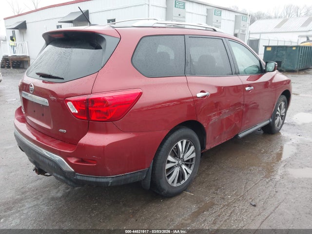 44521917 :رقم المزاد ، 5N1DR2MM8HC913174 vin ، 2017 Nissan Pathfinder S مزاد بيع