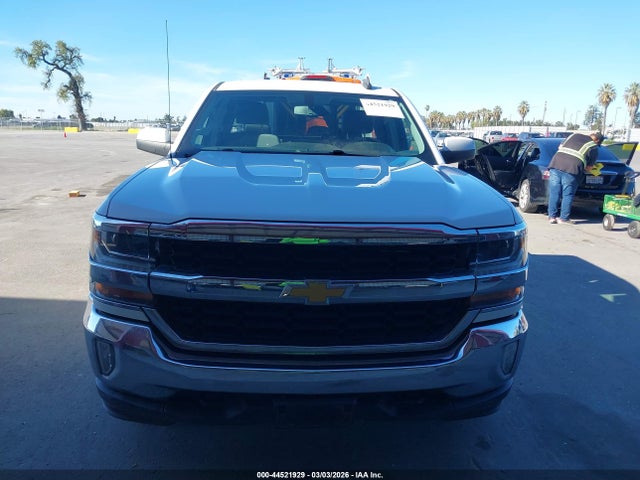 1GCVKREC0JZ284119 Chevrolet Silverado 1500 1lt