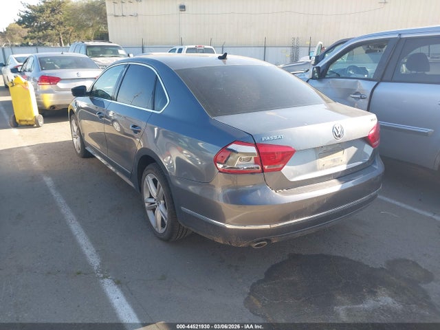 Aukcja sprzedaży 2013 Volkswagen Passat 2.0l Tdi Sel Premium, vin: 1VWCN7A3XDC094180, numer aukcji: 44521930
