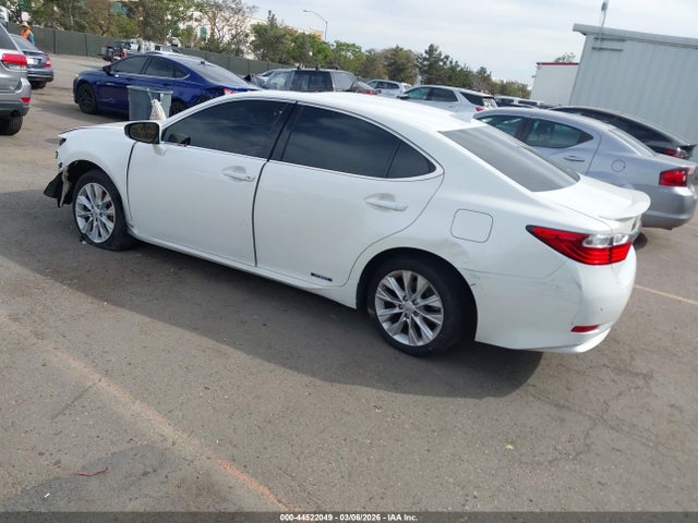 2015 LEXUS ES 300H JTHBW1GG0F2091993 Photo 2