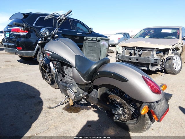 2015 VICTORY MOTORCYCLES GUNNER 5VPLB36N0F3045251 Photo 2