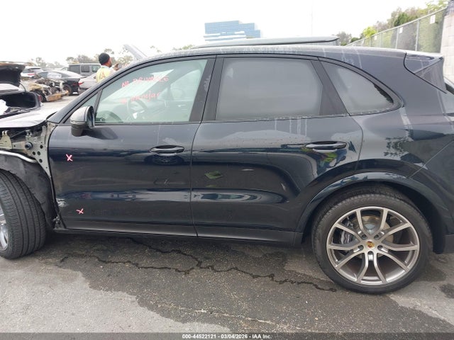 Porsche Cayenne Platinum Edition 2023 WP1AA2AY5PDA06959 Image 15
