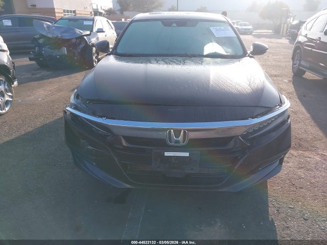 Honda Accord Touring 2018 1HGCV1F94JA030450 Image 13