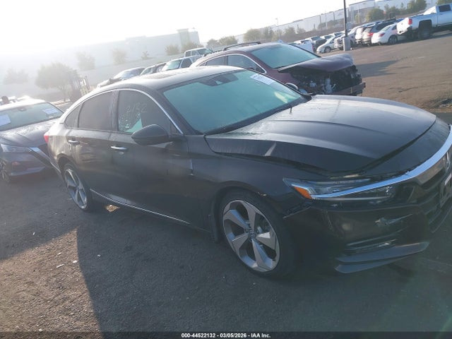 Honda Accord Touring 2018 1HGCV1F94JA030450 Image 14