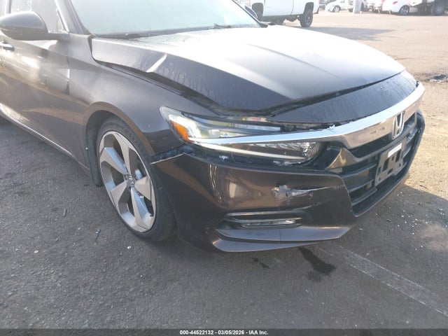 Honda Accord Touring 2018 1HGCV1F94JA030450 Image 12