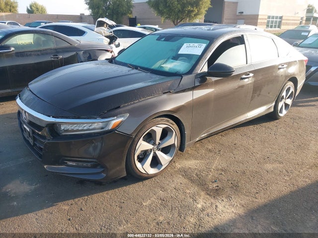 Honda Accord Touring 2018 1HGCV1F94JA030450 Image 2