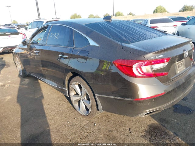 Honda Accord Touring 2018 1HGCV1F94JA030450 Image 3