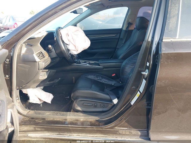 Honda Accord Touring 2018 1HGCV1F94JA030450 Image 5