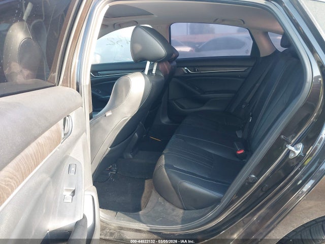 Honda Accord Touring 2018 1HGCV1F94JA030450 Image 8