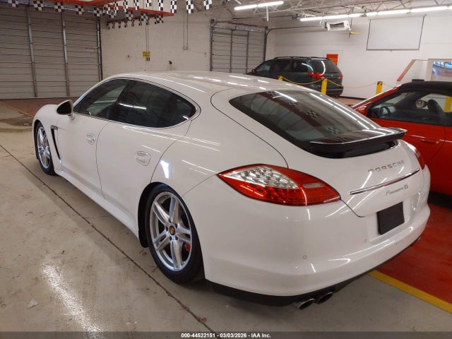 2011 PORSCHE PANAMERA WP0AB2A72BL062930 Photo 2