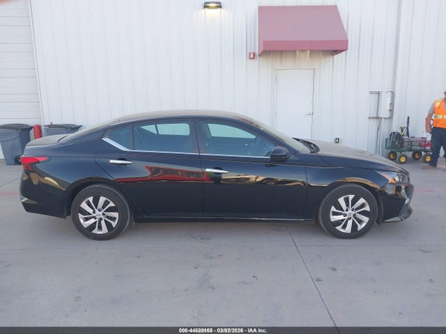 1N4BL4BV9NN385882 Nissan Altima S Fwd