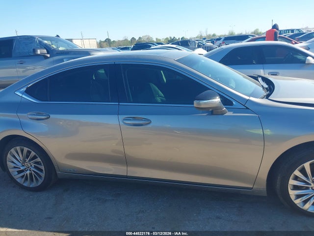 2020 Lexus Es 300h Ultra Luxury მანქანა იყიდება აუქციონზე, vin: 58AF21B19LU009247, აუქციონის ნომერი: 44522176
