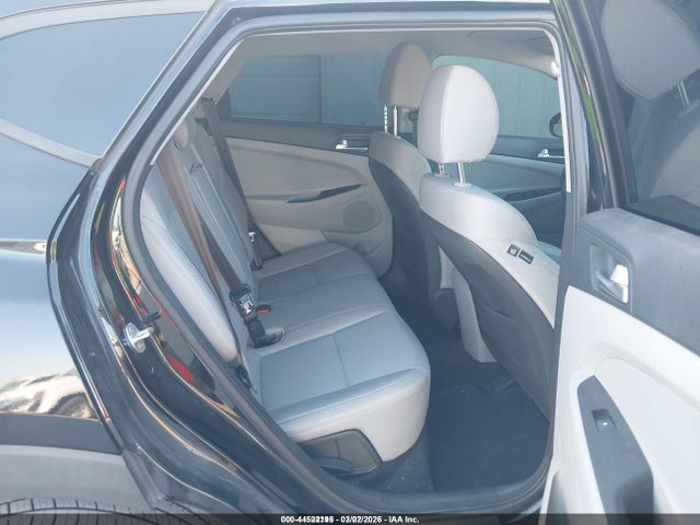 KM8J23A47MU314577 Hyundai TUCSON SE