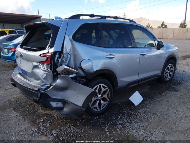 JF2SKAJC1MH430324 Subaru Forester Premium