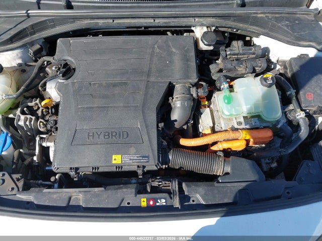 KMHC75LC0HU039411 Hyundai Ioniq Hybrid Sel
