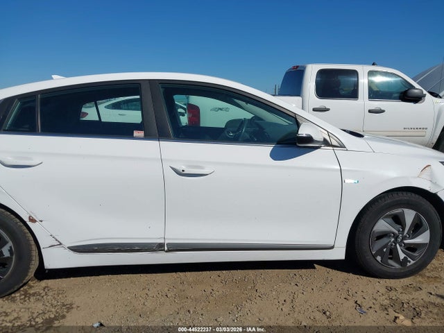 KMHC75LC0HU039411 Hyundai Ioniq Hybrid Sel
