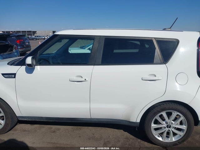 KIA SOUL + 2018 KNDJP3A50J7537391 Image 14