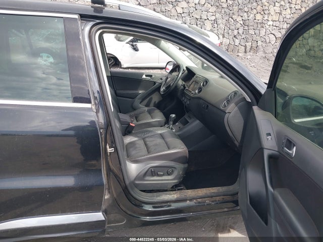 WVGTV7AX2HW505559 Volkswagen Tiguan 2.0t Sport