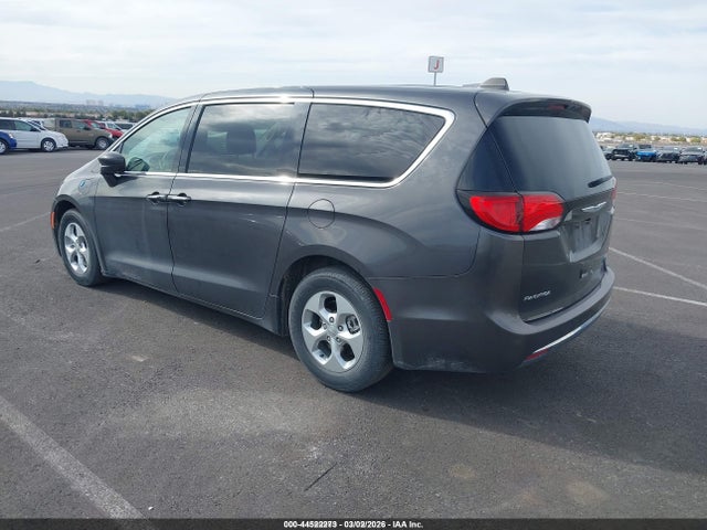 2017 CHRYSLER PACIFICA HYBRID 2C4RC1H79HR765084 Photo 2