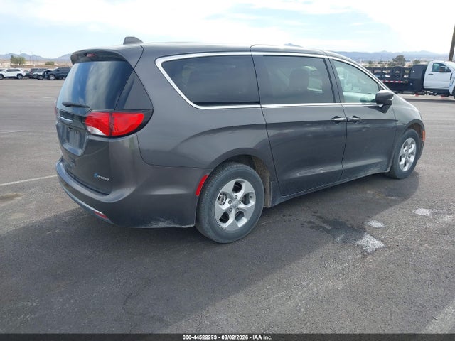 2017 CHRYSLER PACIFICA HYBRID 2C4RC1H79HR765084 Photo 3