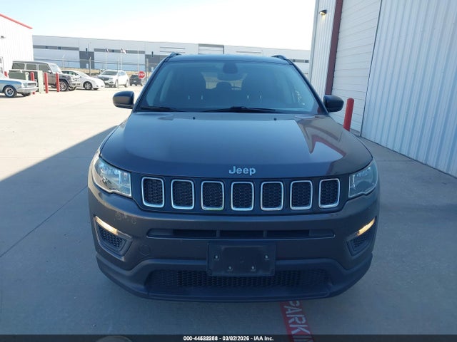 3C4NJCAB5JT374399 Jeep Compass Sport Fwd