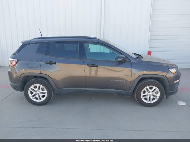 3C4NJCAB5JT374399 Jeep Compass Sport Fwd