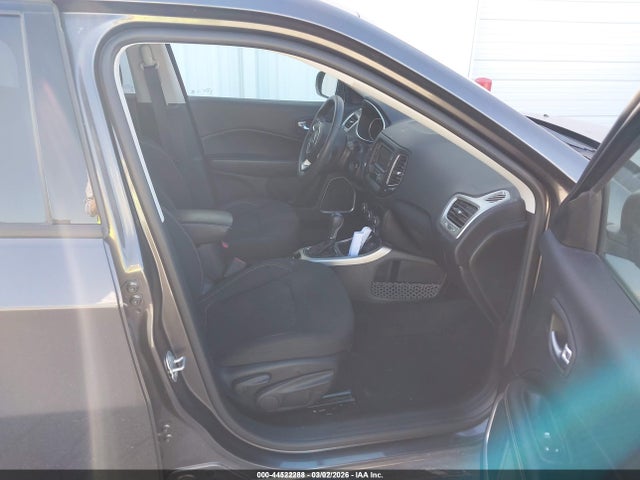 3C4NJCAB5JT374399 Jeep Compass Sport Fwd