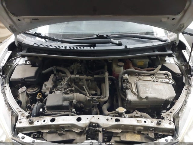 Toyota Prius C Three 2014 JTDKDTB30E1573889 Image 10