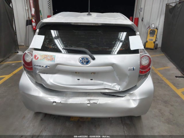 Toyota Prius C Three 2014 JTDKDTB30E1573889 Image 16