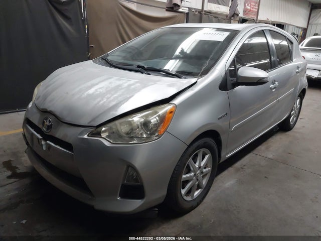 Toyota Prius C Three 2014 JTDKDTB30E1573889 Image 2