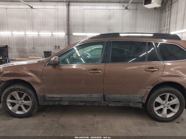 44522349 :رقم المزاد ، 4S4BRCCC5D3271304 vin ، 2013 Subaru Outback 2.5i Premium مزاد بيع
