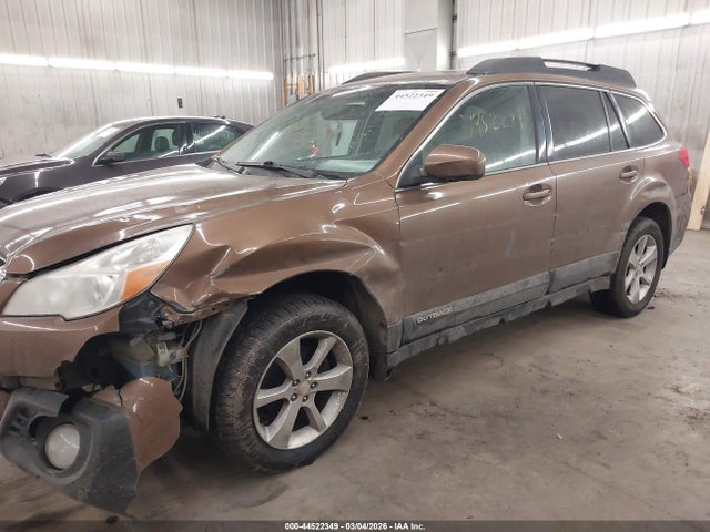 44522349 :رقم المزاد ، 4S4BRCCC5D3271304 vin ، 2013 Subaru Outback 2.5i Premium مزاد بيع