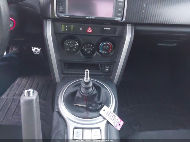 Scion FR-S 2014 JF1ZNAA18E9709869 Image 11