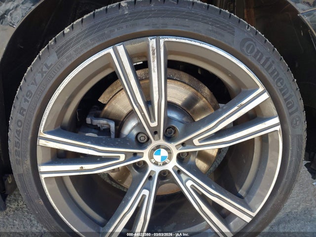 3MW5R1J00N8C53880 BMW 330I