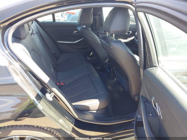 3MW5R1J00N8C53880 BMW 330I