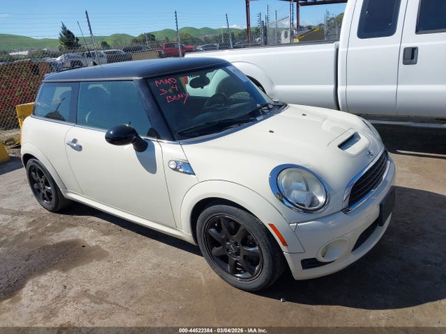 2010 MINI COOPER S WMWMF7C59ATZ70958