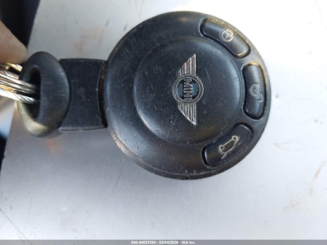 2010 MINI COOPER S WMWMF7C59ATZ70958 Photo 10