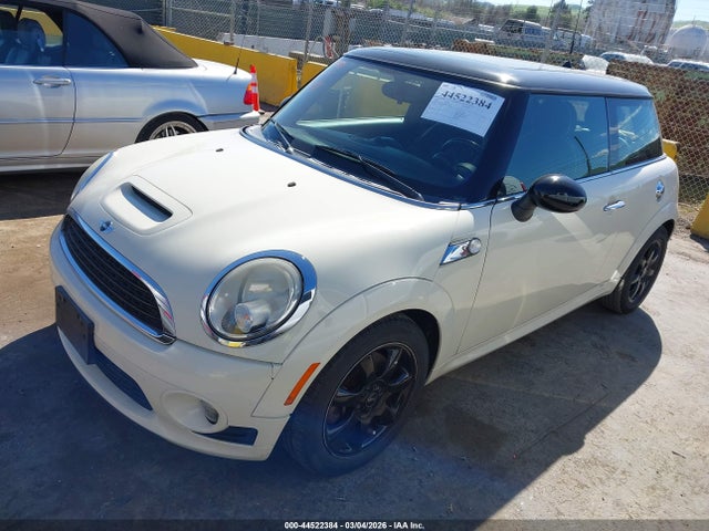 2010 MINI COOPER S WMWMF7C59ATZ70958 Photo 1