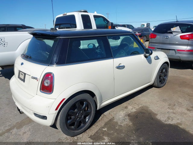2010 MINI COOPER S WMWMF7C59ATZ70958 Photo 3
