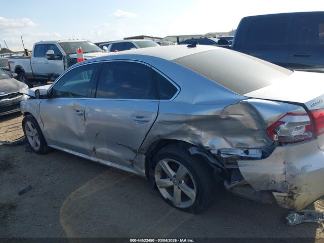 Aukcja sprzedaży 2014 Volkswagen Passat 1.8t Se, vin: 1VWBS7A39EC114425, numer aukcji: 44522450
