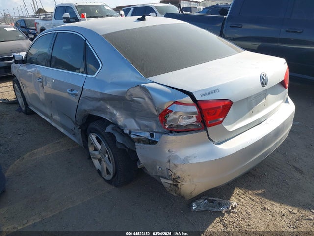 Aukcja sprzedaży 2014 Volkswagen Passat 1.8t Se, vin: 1VWBS7A39EC114425, numer aukcji: 44522450
